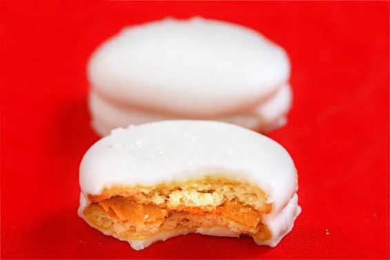 Chocolate-Covered Ritz & Peanut Butter Cookies at home