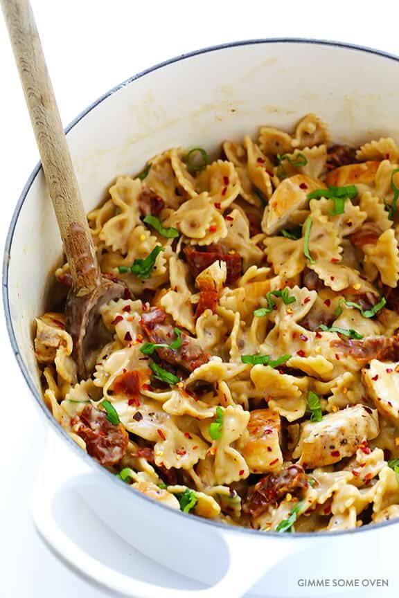 Homemade Creamy Pasta with Chicken and Sun-Dried Tomatoes