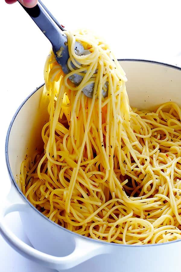 Garlic Lovers' Spaghetti at home