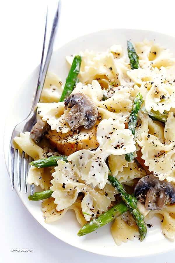 Pasta With Goat Cheese, Chicken, Asparagus and Mushrooms