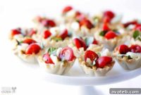 Simple Caprese Phyllo Crisps