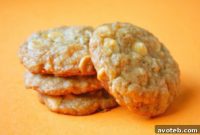Golden Apricot White Chocolate Oat Treasures