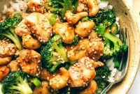 Stir-fried Cashew Chicken with Broccoli
