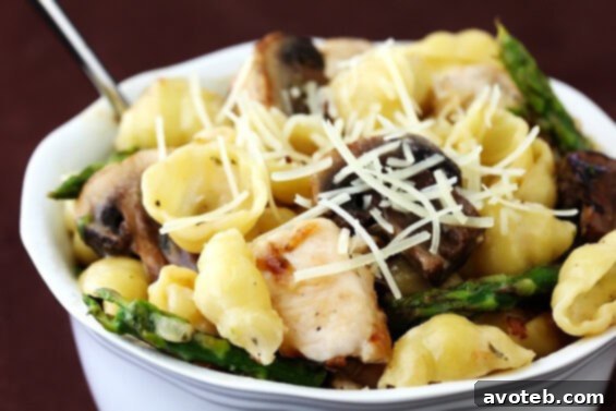 Pasta with Mushrooms, Asparagus, & Goat Cheese | gimmesomeoven.com Pasta with Goat Cheese, Chicken, Asparagus & Mushrooms