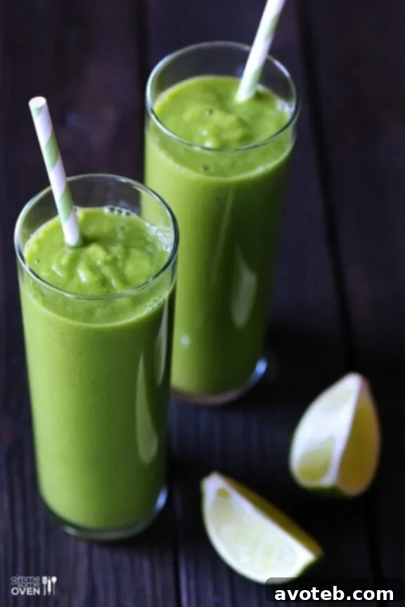 Green Detox Smoothie in a Glass Jar