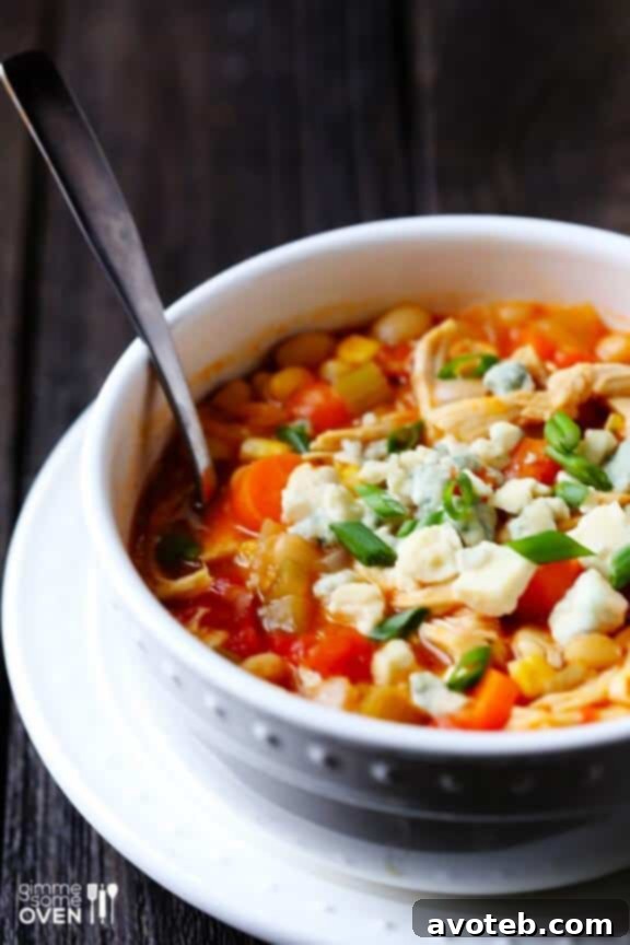 Buffalo Chicken Chili | gimmesomeoven.com