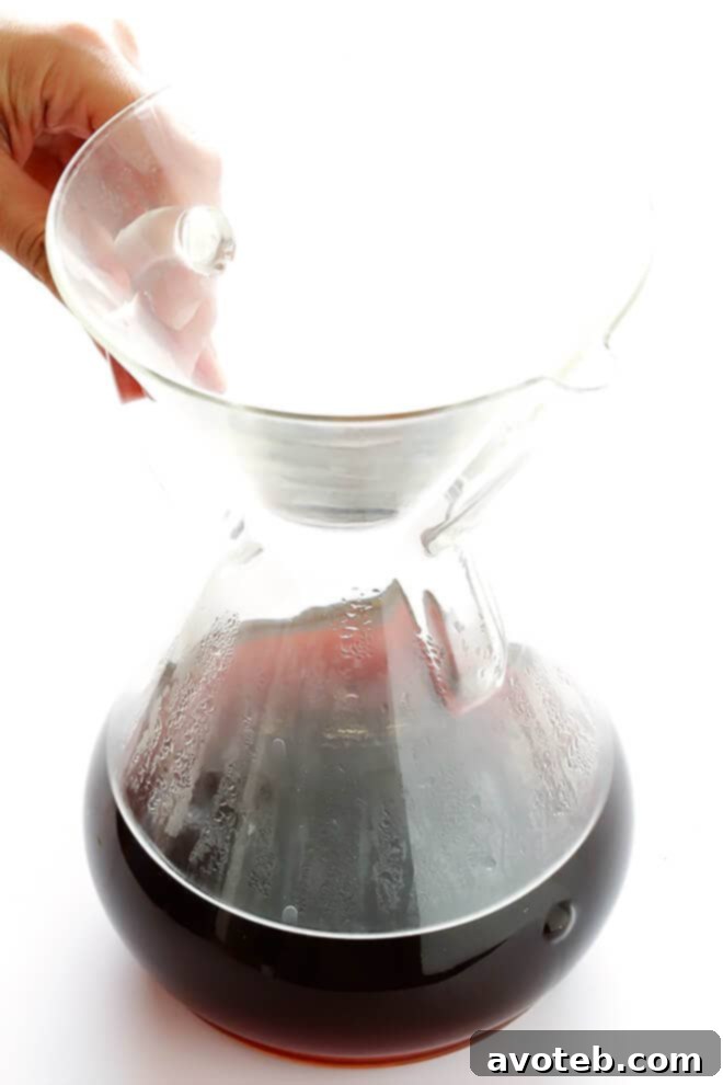 Pour-Over Coffee: Essential steps for a perfect brew.