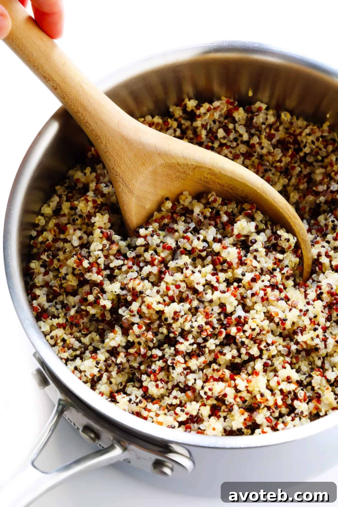 Learn how to cook quinoa PERFECTLY every time with this easy method! Plus tips for how to season and freeze quinoa, and a delicious collection of easy quinoa recipes. | gimmesomeoven.com #quinoa #healthy #glutenfree #howto #grains #mealprep #dinner #freezermeals How To Cook Quinoa Perfectly Every Time