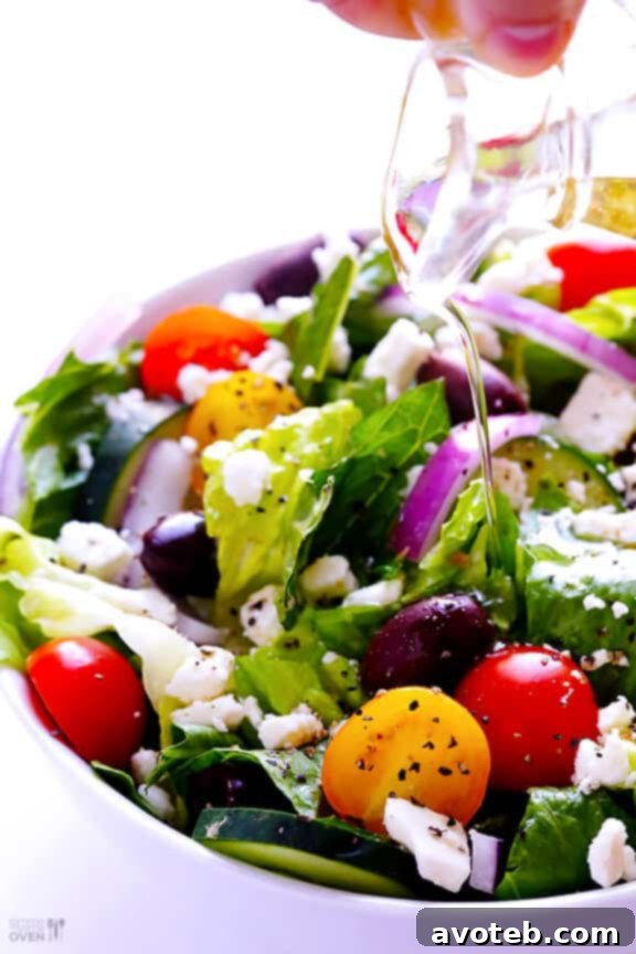 Greek Salad Recipe | gimmesomeoven.com