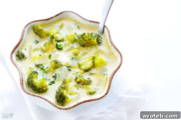 Delicious 5-Ingredient Broccoli Cheese Soup: A quick, healthy, and easy recipe for a creamy, comforting soup made with real cheddar cheese and ready in 30 minutes! Perfect for a cozy meal.