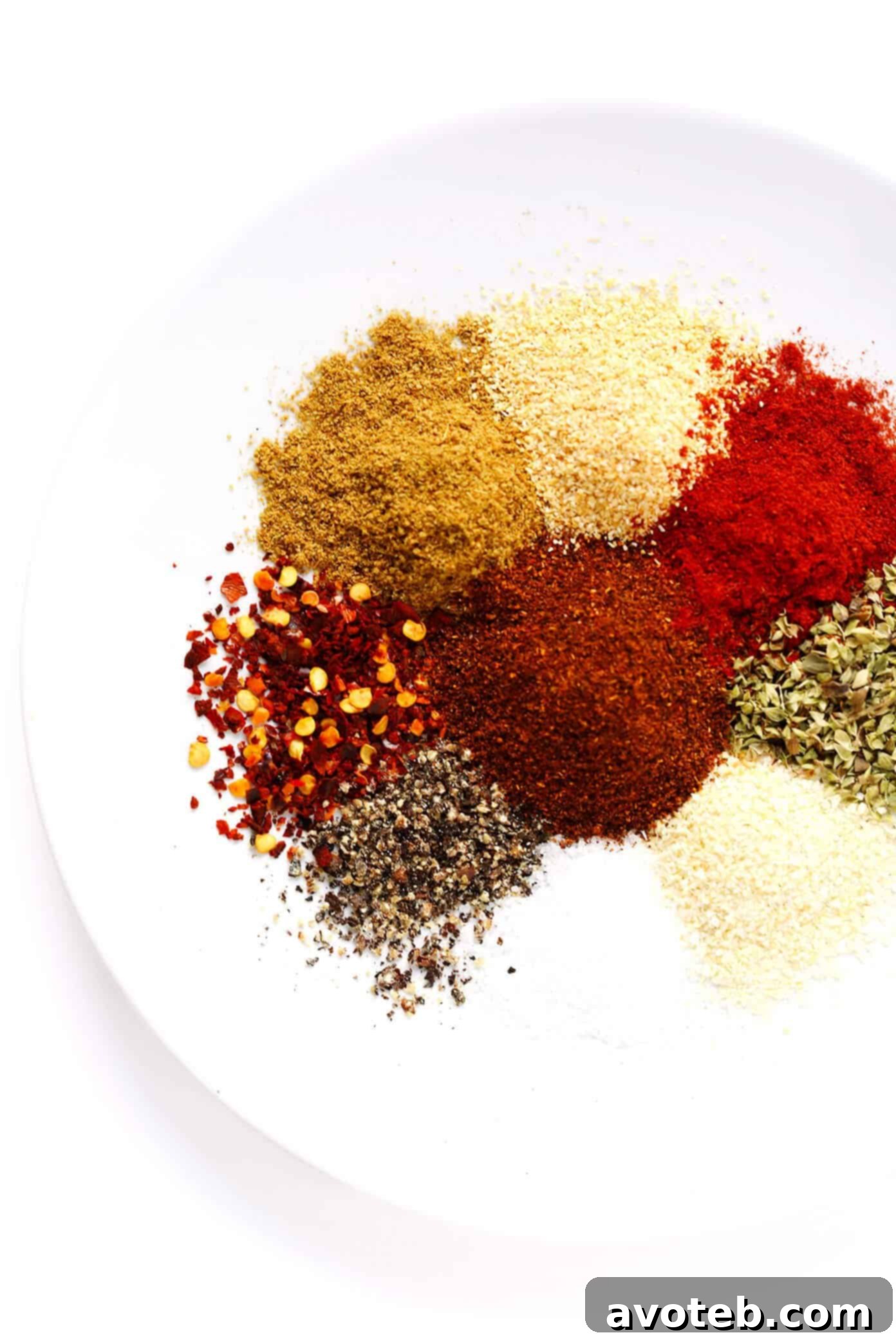 This homemade taco seasoning recipe is easy to make in just a few minutes with ingredients you already have in your spice cabinet. And it tastes great with everything from proteins (chicken, beef, pork, shrimp, tofu, etc.) to veggies, rice, beans, dips, salsa and more. | gimmesomeoven.com Homemade Taco Seasoning Ingredients