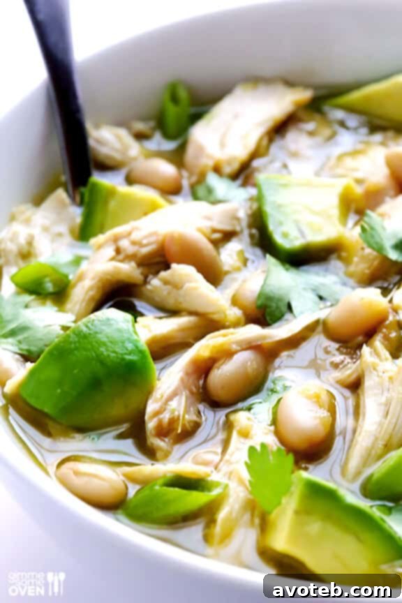 5-Ingredient Easy White Chicken Chili | gimmesomeoven.com #soup #glutenfree 5-Ingredient Easy White Chicken Chili | gimmesomeoven.com #soup #glutenfree