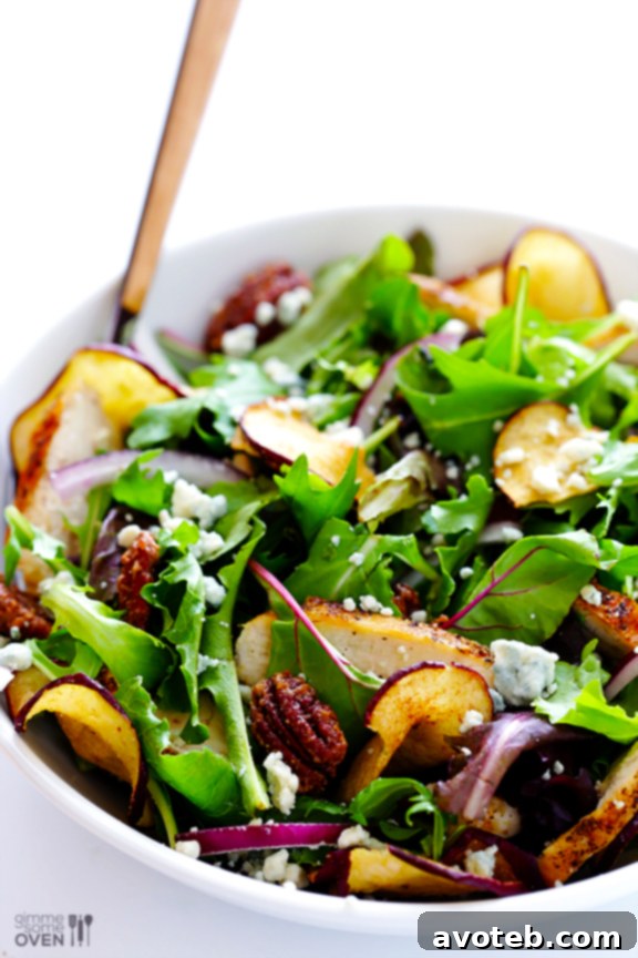 Fuji Apple Chicken Salad (Panera Bread Copycat) | gimmesomeoven.com #fall #recipe