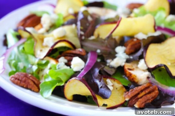 Fuji Apple Chicken Salad (Panera Bread Copycat) | gimmesomeoven.com