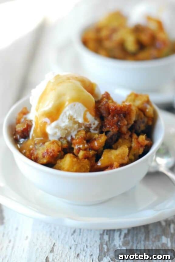 Slow Cooker Pumpkin Pecan Bread Pudding | thegunnysack.com