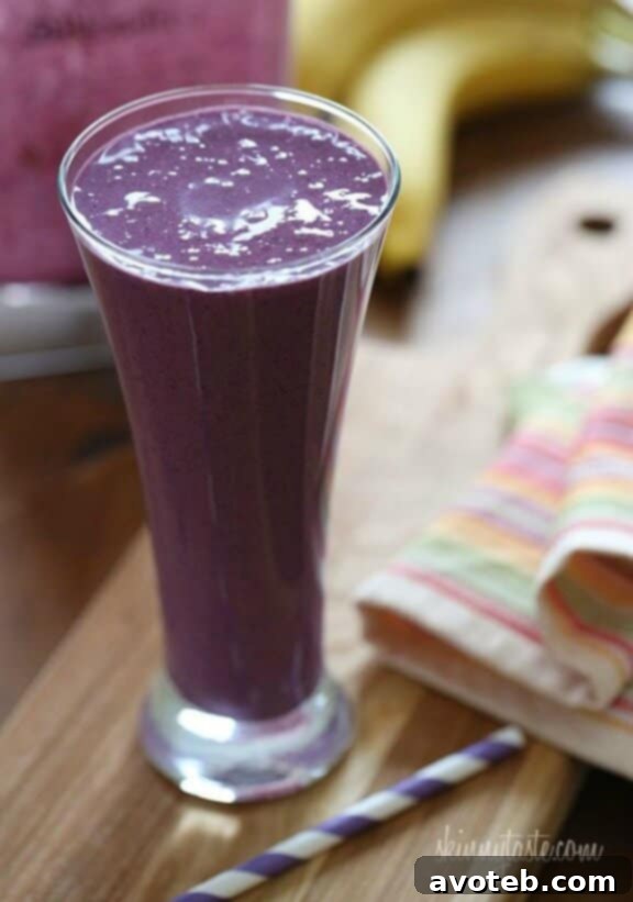 Blueberry Banana PB Smoothie | skinnytaste.com
