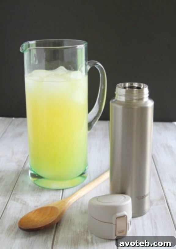 Homemade Sports Drink | runningtothekitchen.com