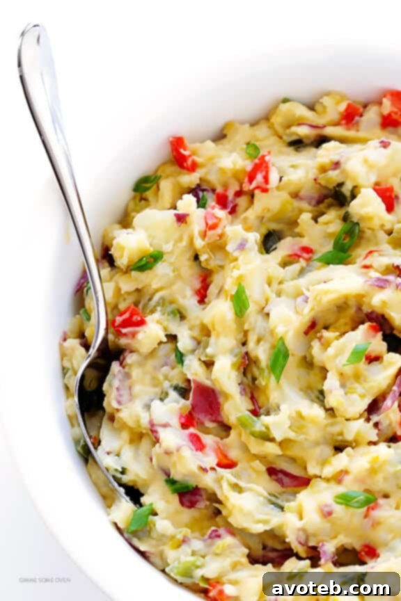 Tex-Mex Mashed Potatoes (Papas Con Chile) -- seriously my favorite mashed potatoes recipe ever! So simple, so flavorful, and SO GOOD. | gimmesomeoven.com