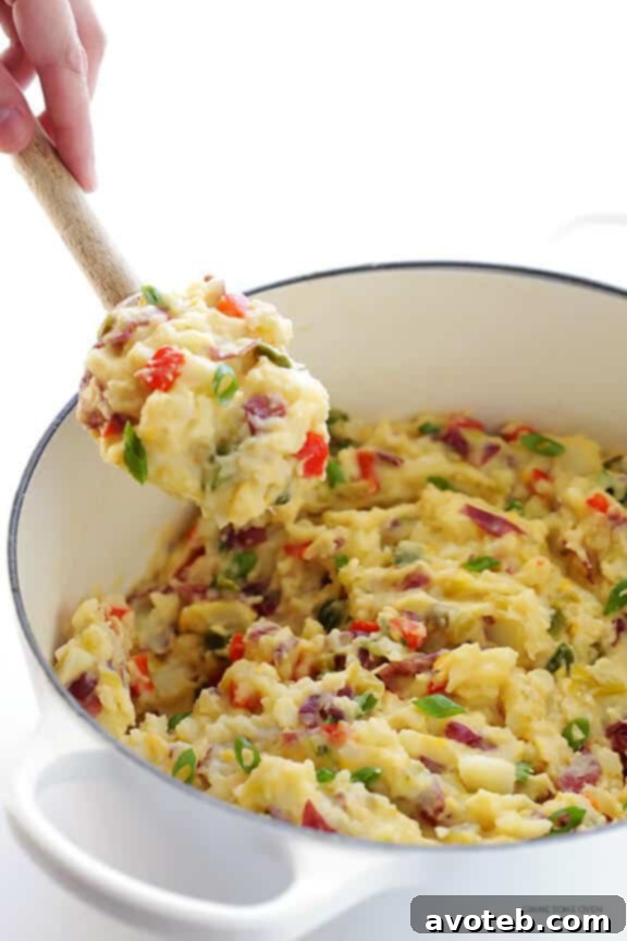 Tex-Mex Mashed Potatoes (Papas Con Chile) -- seriously my favorite mashed potatoes recipe ever! So simple, so flavorful, and SO GOOD. | gimmesomeoven.com