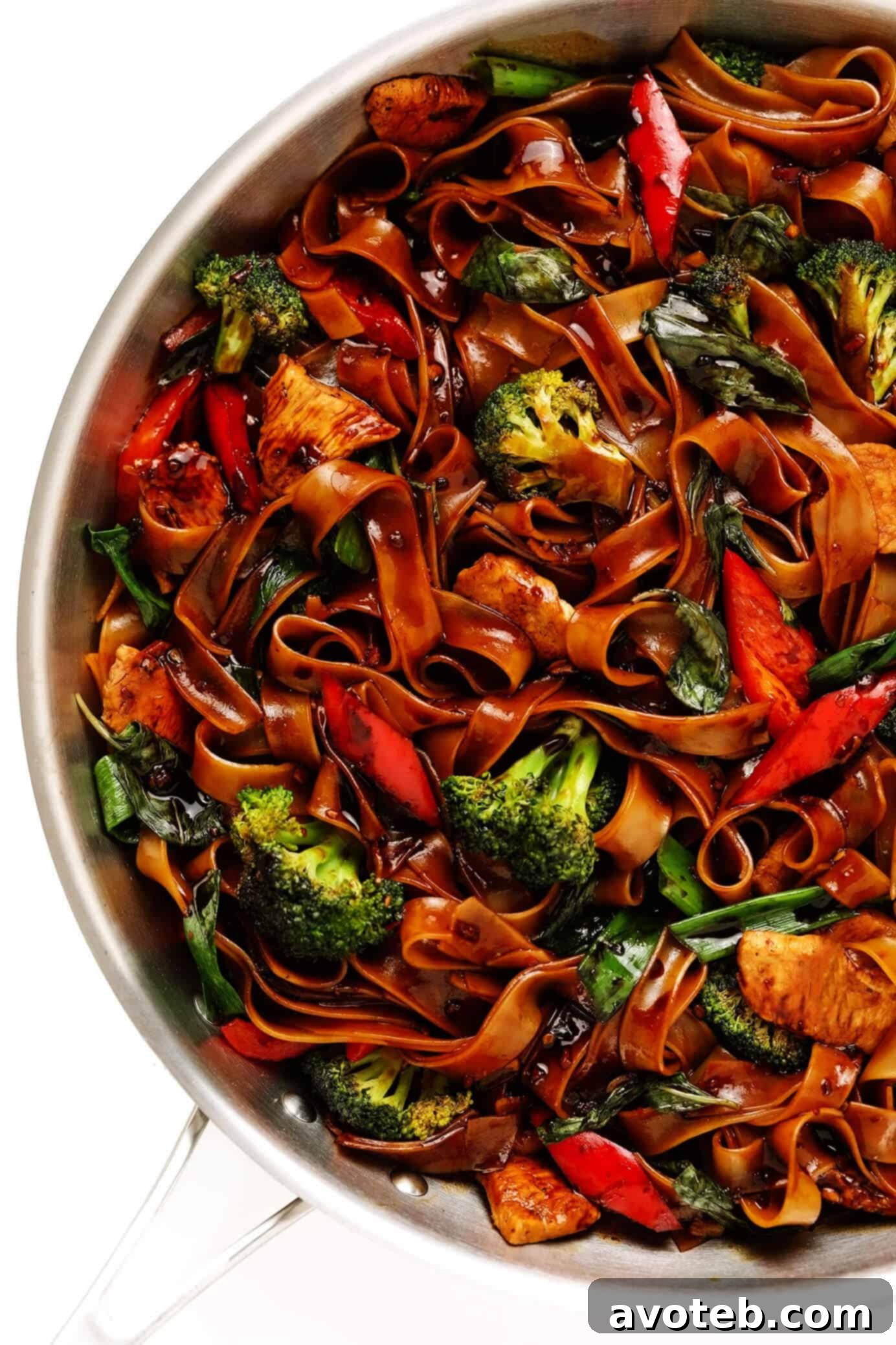 Drunken Noodles (Pad Kee Mao) - Aromatic Thai stir-fried noodles with chicken and fresh basil.