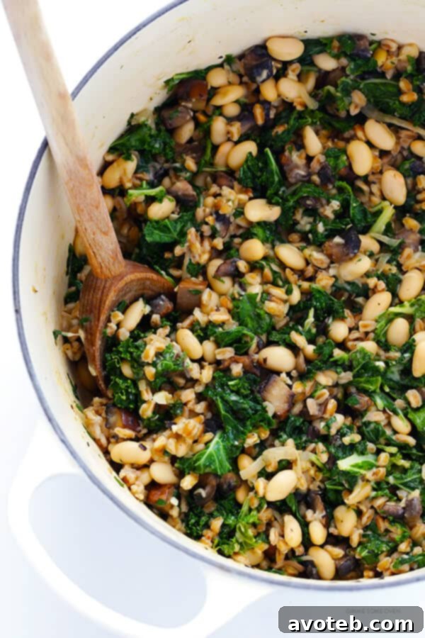 Creamy Farro with White Beans and Kale: A Hearty and Healthy Vegetarian Meal