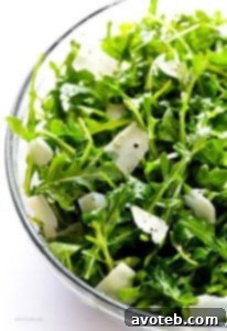 The ultimate 5-ingredient arugula salad with Parmesan, lemon, and olive oil: quick, healthy, and incredibly flavorful!