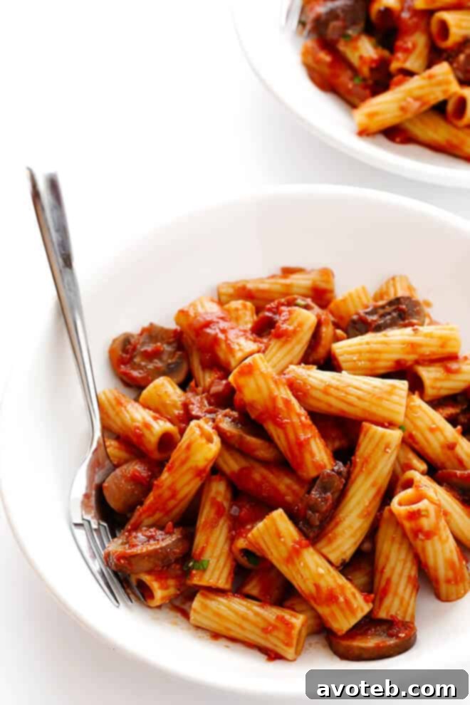 Rosemary Mushroom Rigatoni with Shaved Parmesan 5 Rigatoni with Mushrooms, Rosemary and Parmesan -- this Italian comfort food is so simple to make, and soooo flavorful and delicious! | gimmesomeoven.com