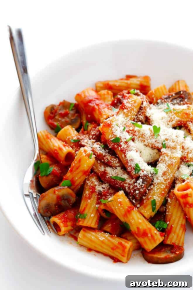 Rosemary Mushroom Rigatoni with Shaved Parmesan 6 Rigatoni with Mushrooms, Rosemary and Parmesan -- this Italian comfort food is so simple to make, and soooo flavorful and delicious! | gimmesomeoven.com