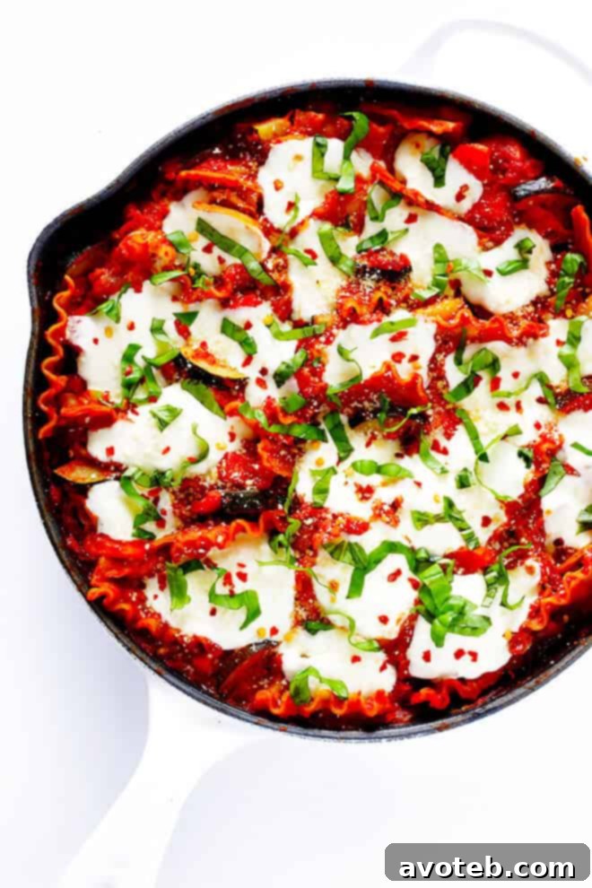 This Skillet Veggie Lasagna is super-easy to make on the stove, and can be made with all of your favorite vegetables! | gimmesomeoven.com