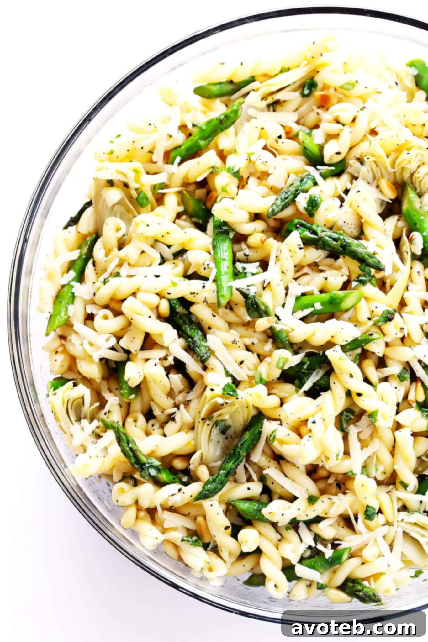 This Lemon Asparagus Easy Pasta Salad recipe is so fresh and delicious, and super quick and easy to make! | gimmesomeoven.com