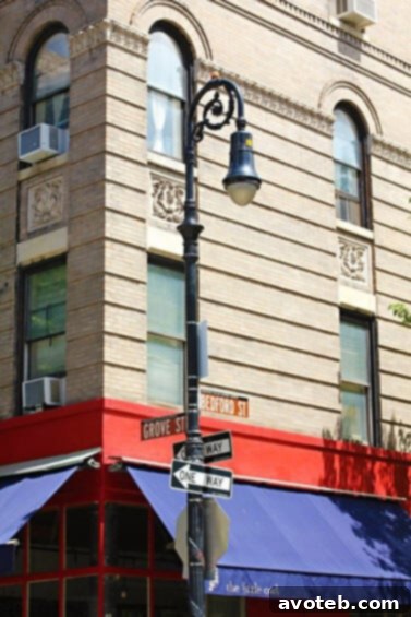 NYC's smallest house The smallest house in New York City, a unique landmark