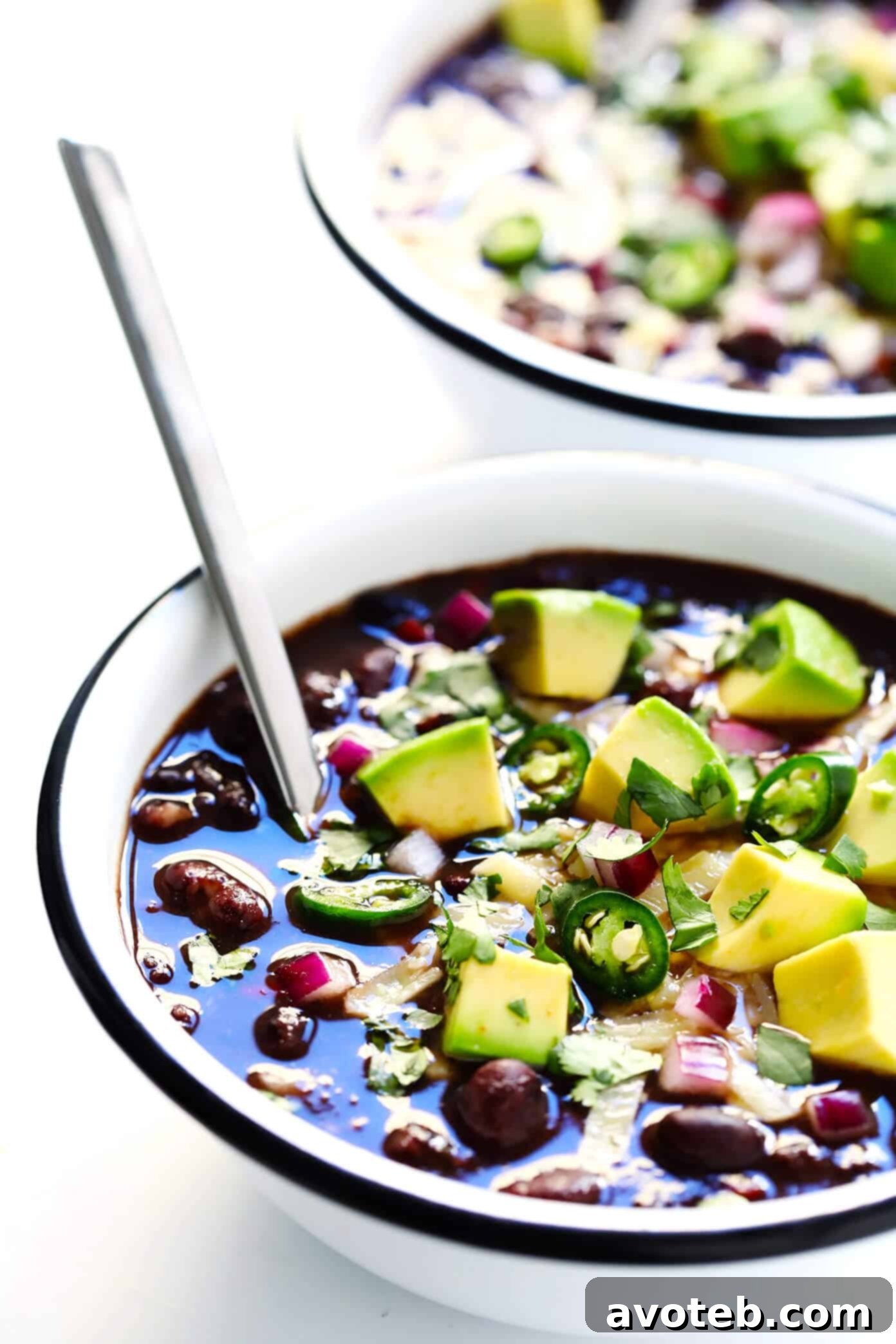 The BEST Black Bean Chili Recipe | Vegetarian, Vegan and Gluten-Free - A perfect family meal.