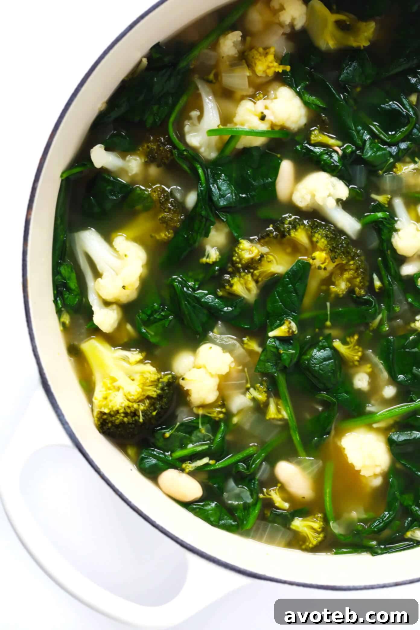Green Goddess Soup: a healthy, quick, and easy vegan & gluten-free recipe packed with broccoli, cauliflower, and spinach. Perfect for a detox or a feel-good meal! Green Goddess Soup
