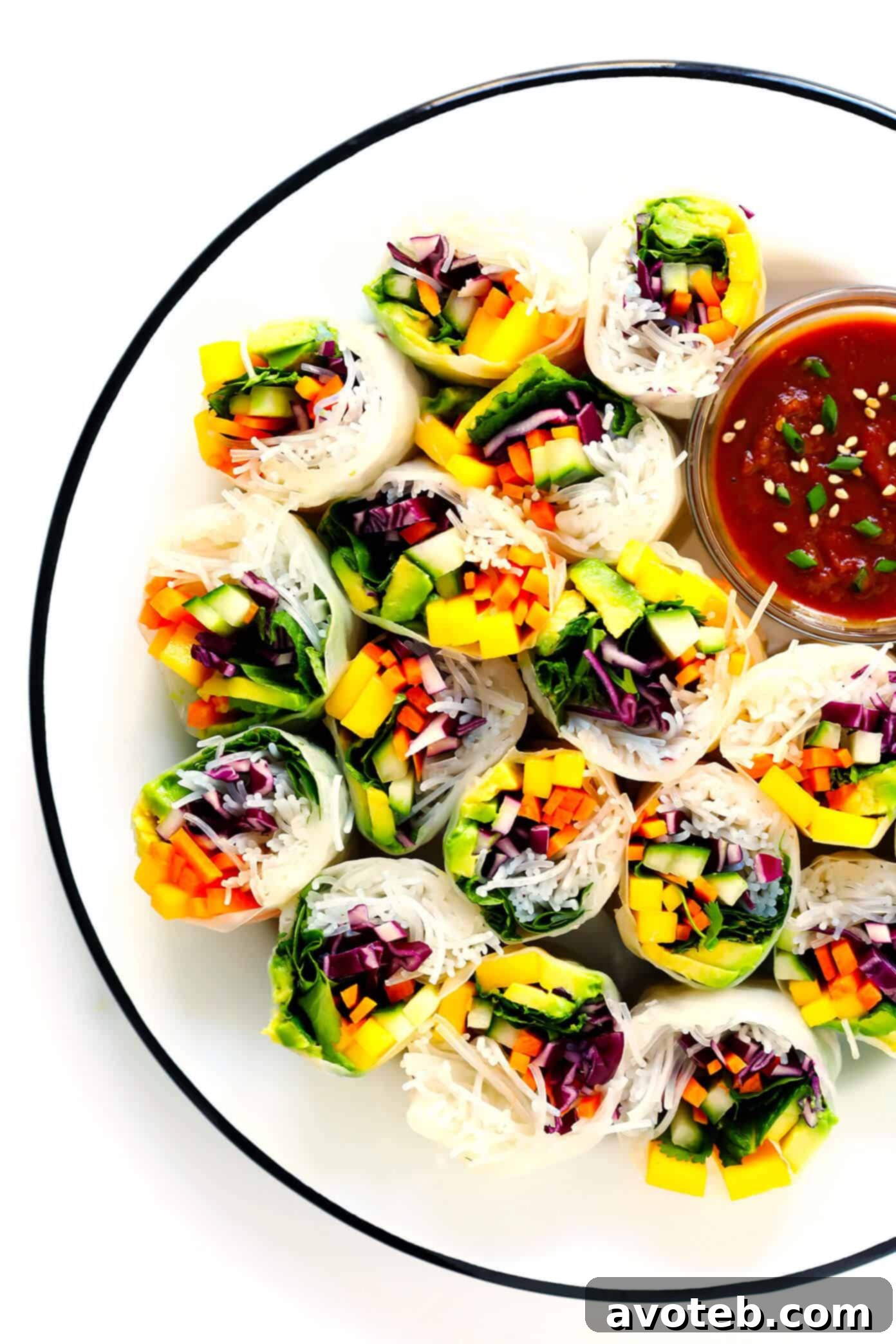 Learn how to cut a mango with this quick 1-minute video tutorial. Plus, tips on how to select and store a ripe mango, as well as my favorite fresh mango recipes. | Gimme Some Oven #mango #tutorial #howtocut #fruit #healthy #glutenfree #dessert Mango Avocado Spring Rolls Recipe