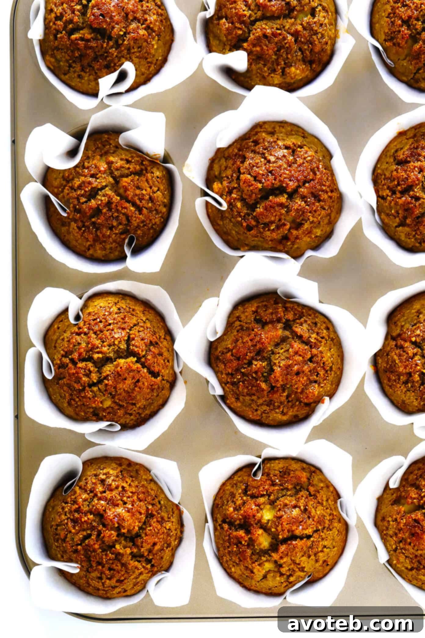 DIY Parchment Baking Liners -- these little tulip cups are perfect for cupcakes, muffins, or whatever else you feel like baking! | Gimme Some Oven #diy #baking #cupcakes #muffins #homemade #howto Healthy Banana Muffins