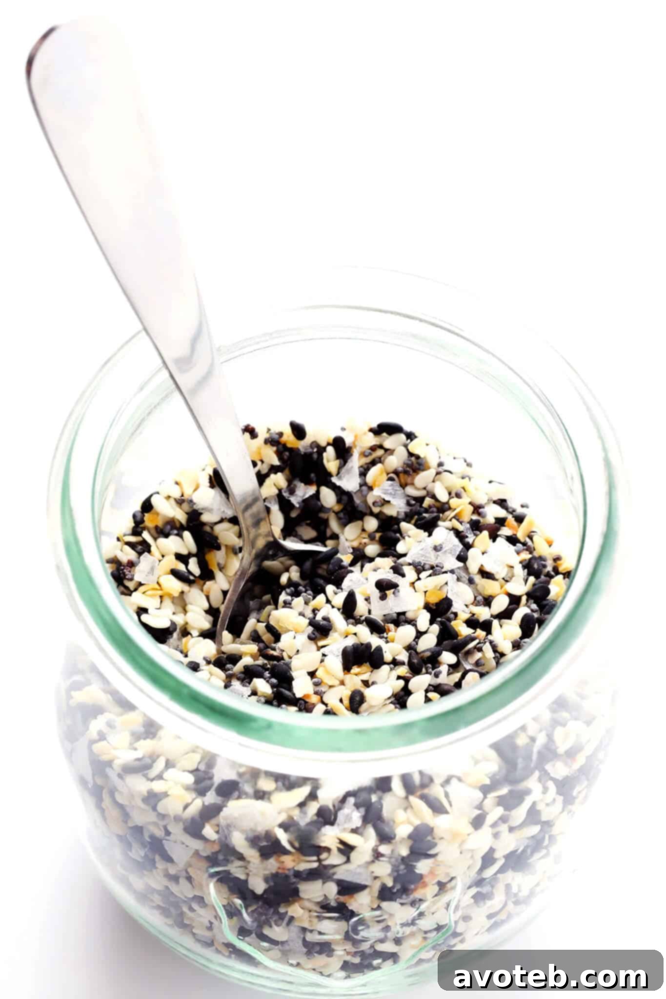 Kick your roasted asparagus recipe up a notch this season with some everything bagel seasoning! It's super quick and easy to make, naturally vegan and gluten-free, and makes the most delicious healthy side dish. | Gimme Some Oven #asparagus #side #vegetable #healthy #dinner #thanksgiving #christmas #holiday #fall #winter Homemade Everything Bagel Seasoning Recipe - A blend of sesame seeds, poppy seeds, dried garlic, and dried onion.