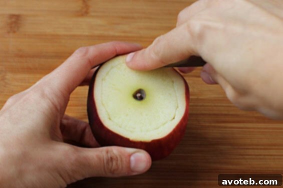 A close-up shot of a finished apple cider cup, ready to be picked up and enjoyed, showcasing its natural elegance.