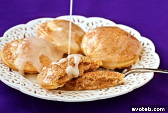 Sweet Cinnamon Bun Pie Pockets, an easy dessert