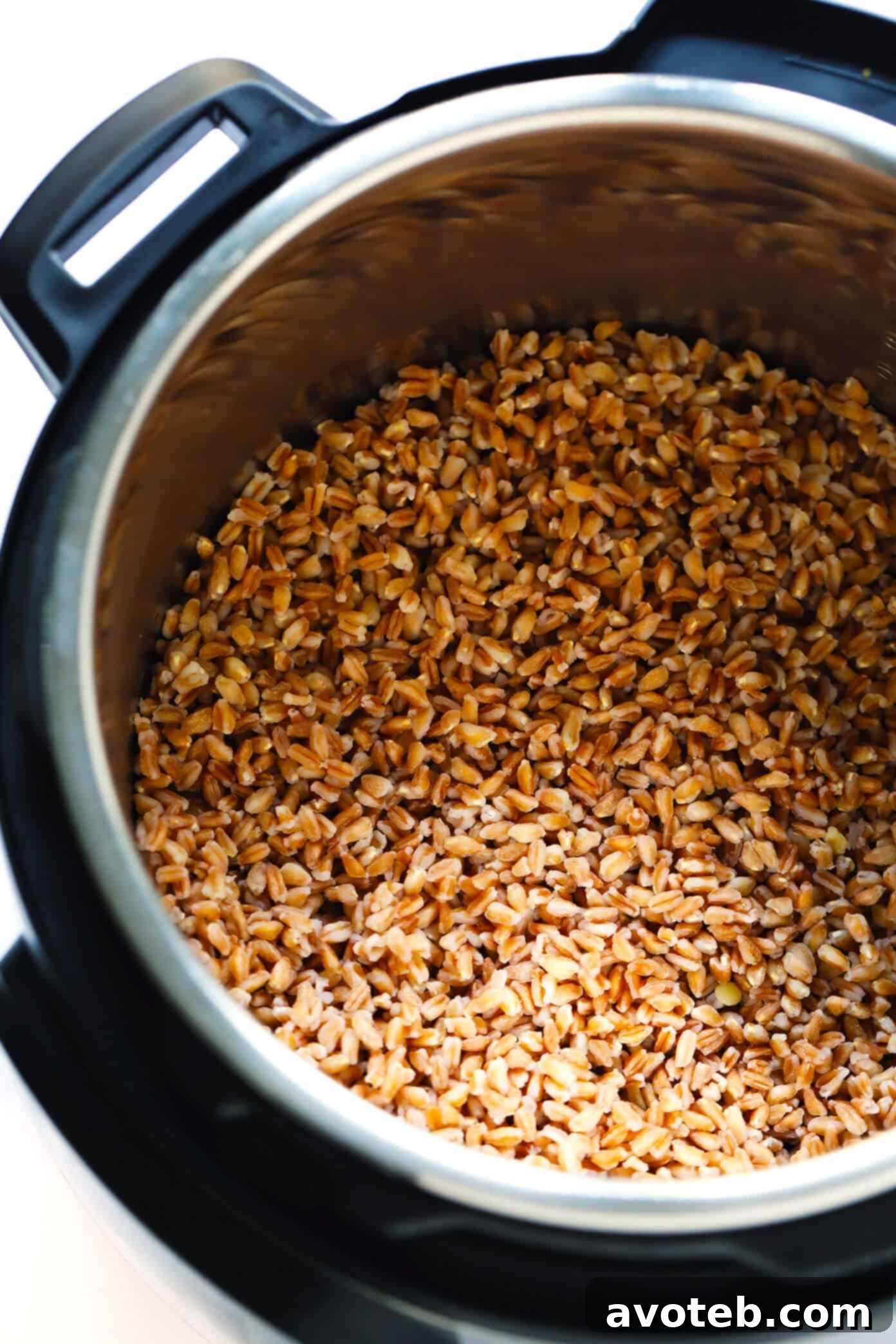 Instant Pot full of cooked farro