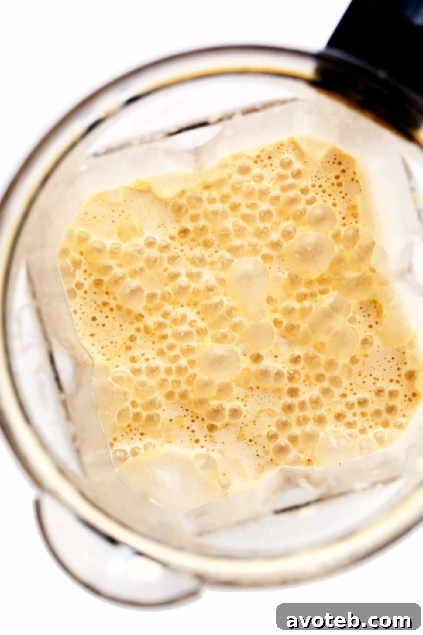 Blending Iced Pumpkin Spice Latte Ingredients for a Smooth Texture
