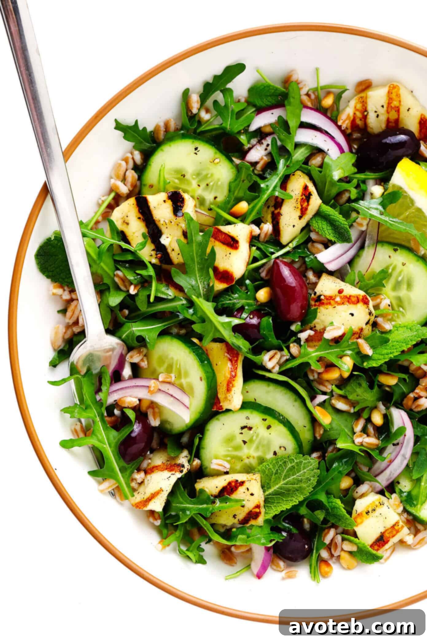 Grilled Halloumi Salad with fresh ingredients