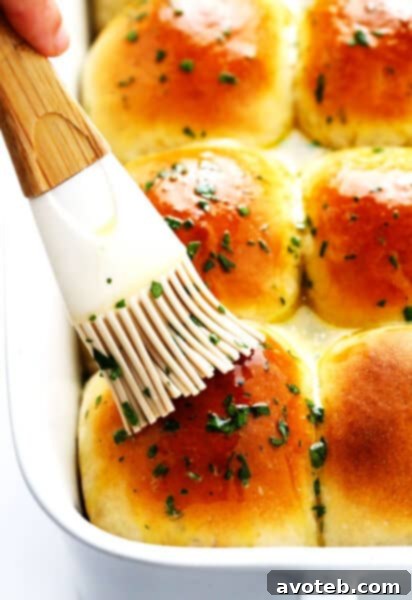 Rosemary Garlic Dinner Rolls