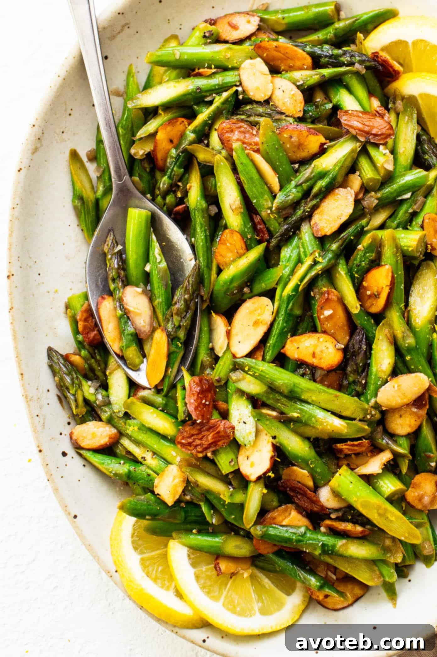Asparagus with Toasted Almonds 5 A finished plate of Asparagus Almondine, beautifully plated and ready to eat.