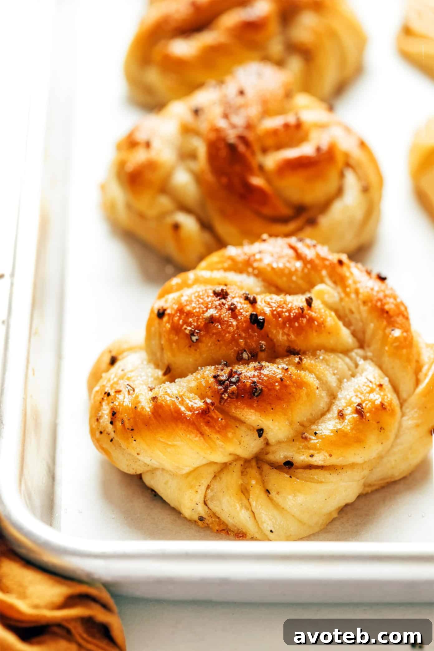 Cardamom Swirl Buns: A Taste of Sweden 2 Delicious Swedish Cardamom Buns